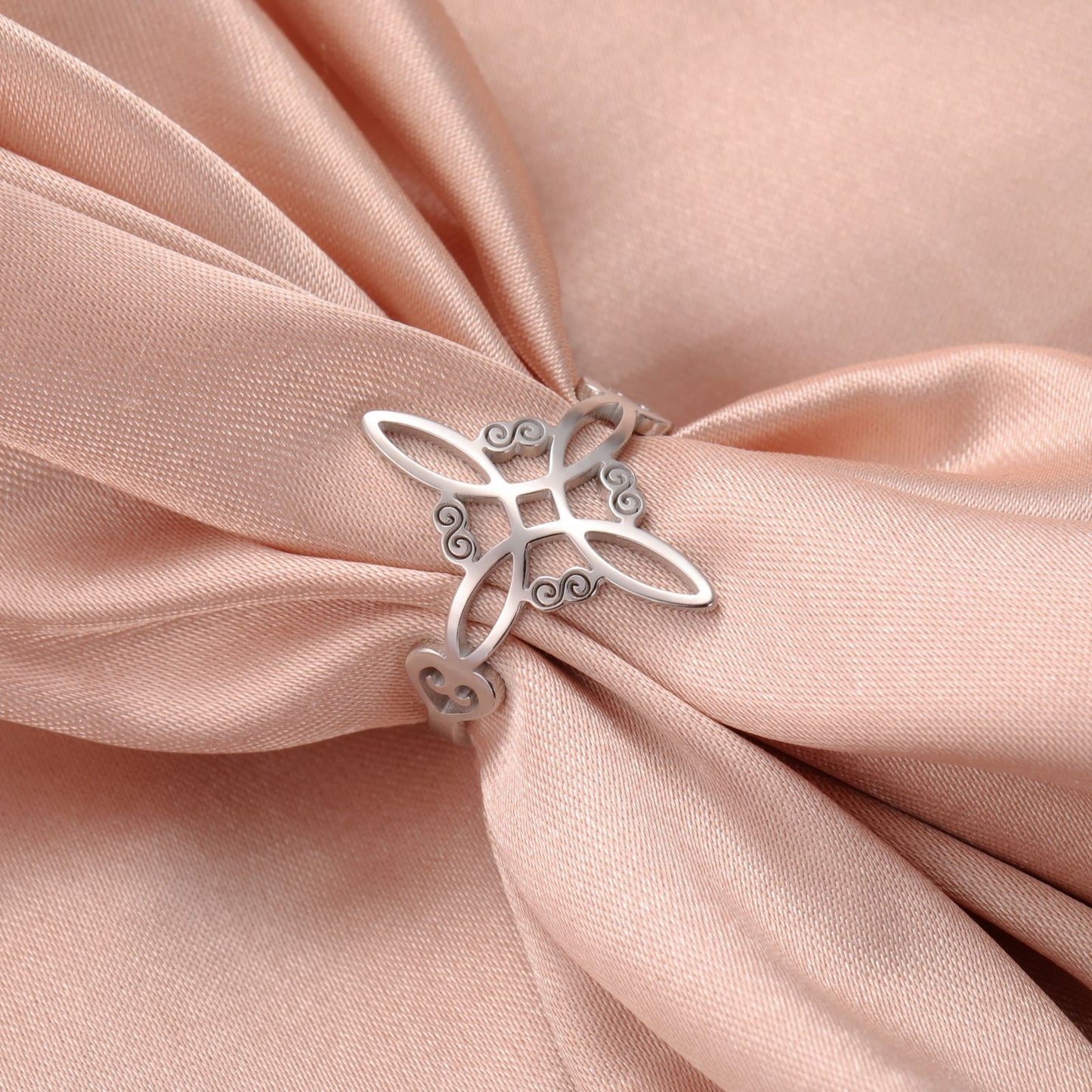 Anillo Nudo de Bruja