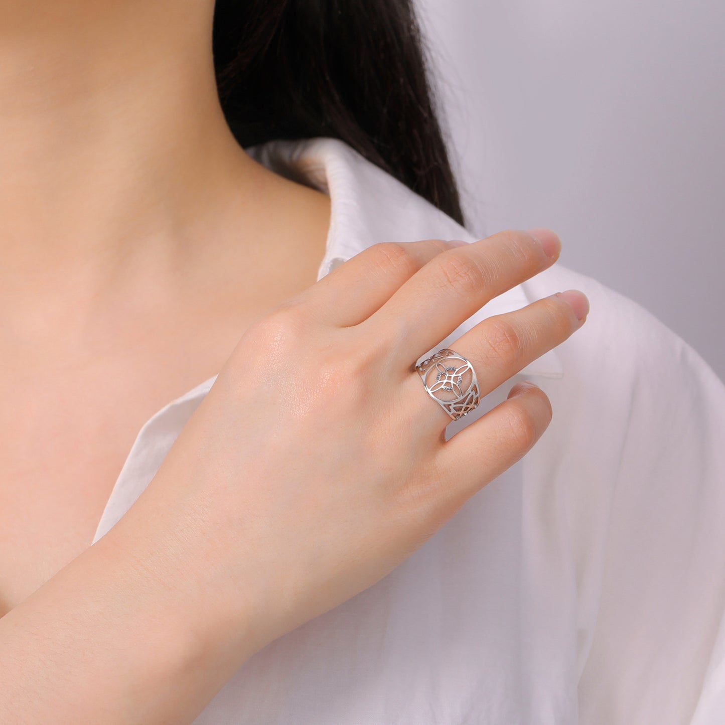Anillo Nudo de Bruja