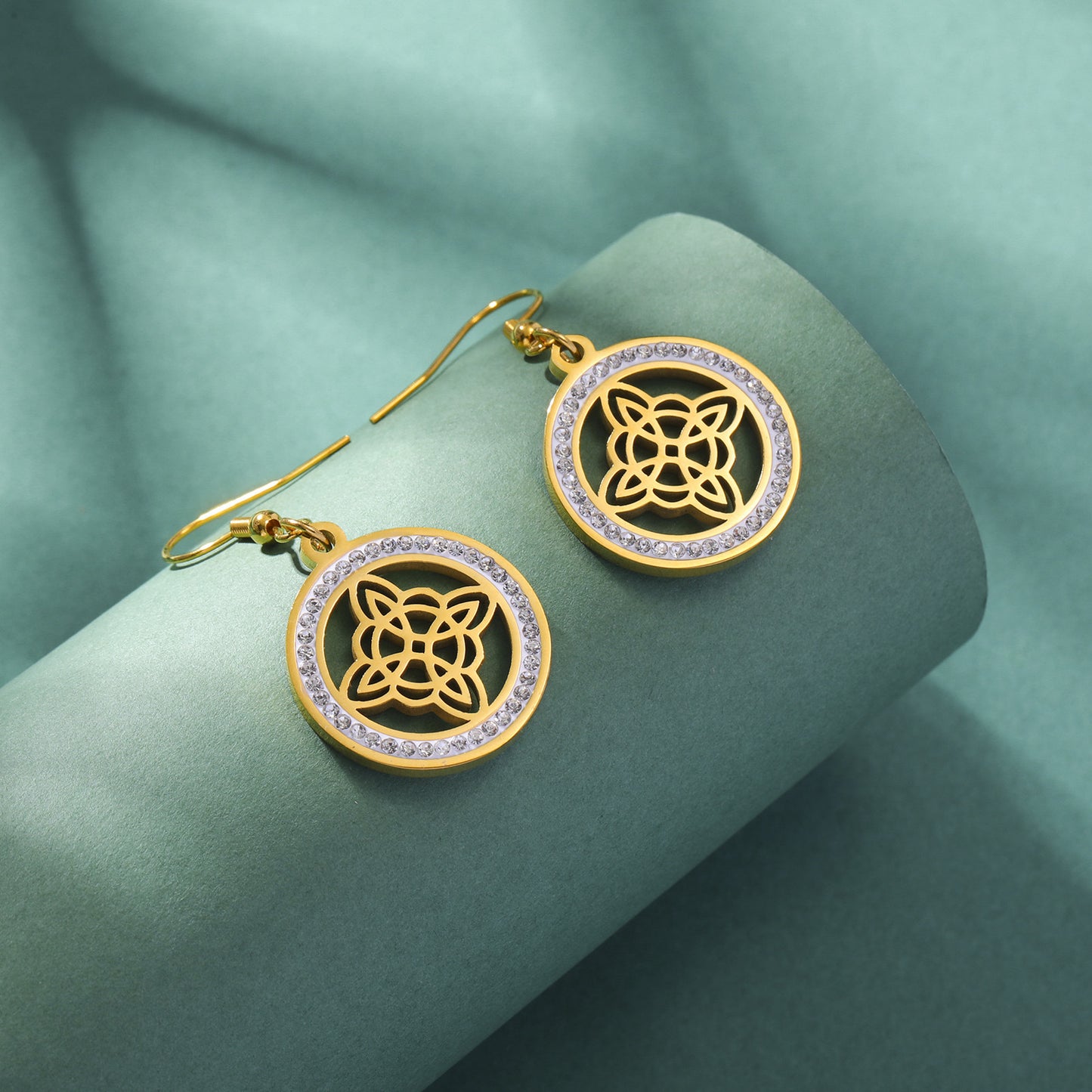 Aretes nudo de bruja