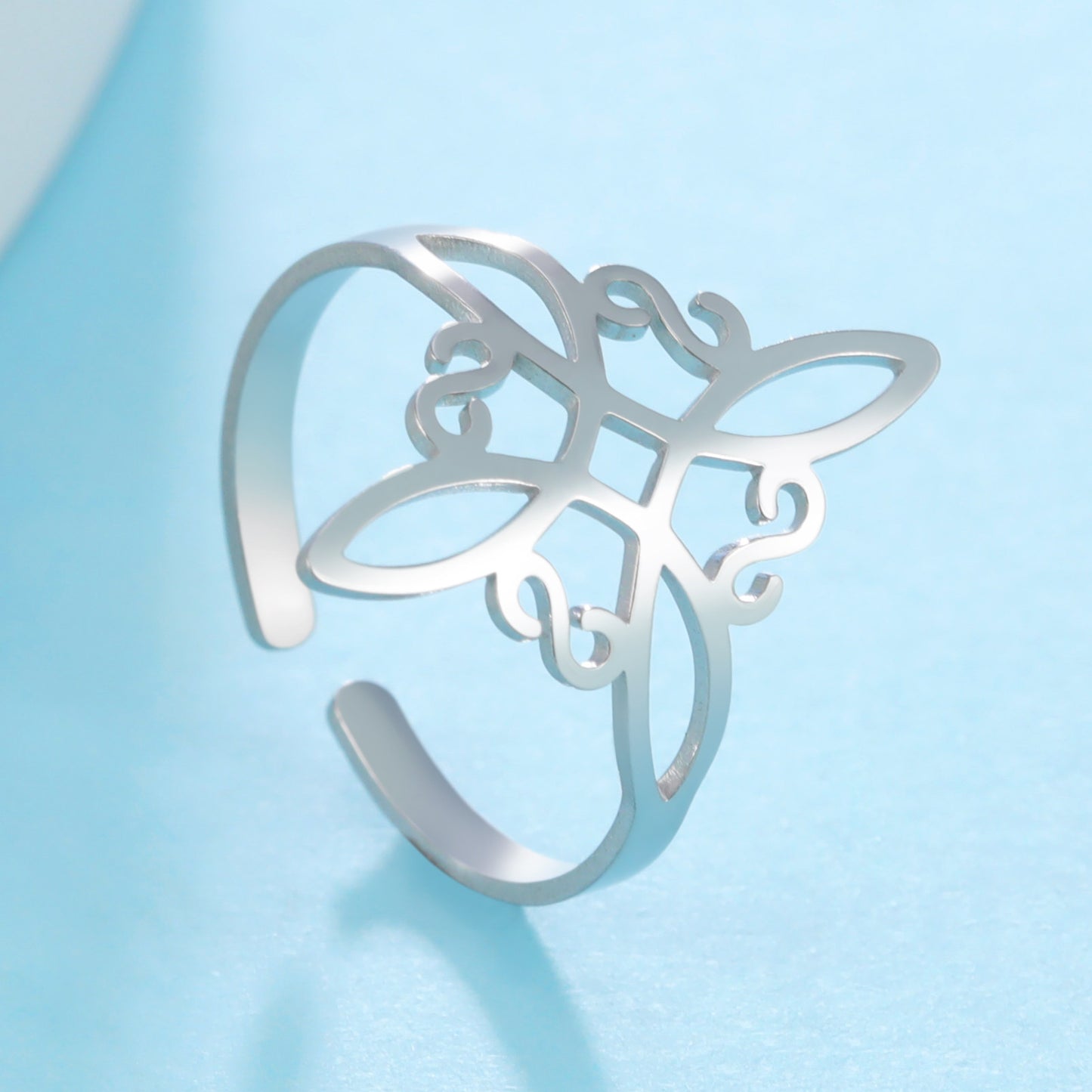 Anillo Nudo de Bruja Ajustable